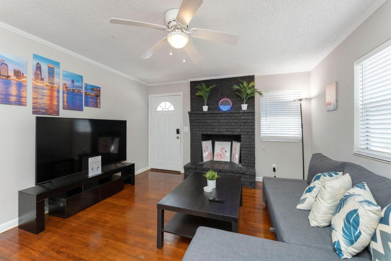 King Bedroom 2Bed1Bath Sleeps 4 Close To Town Center Downtown Beach Mayo Clinic Jacksonville Exterior photo